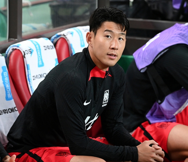 Son Heung Min gặp vấn đề sức khỏe, bỏ ngỏ khả năng ra sân trận gặp Việt Nam - Ảnh 2.