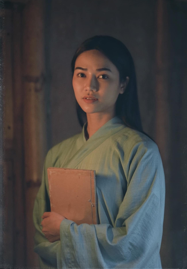 Diễn viên Anh Đào, phim 'Hồng Hà nữ sĩ': Áp lực lớn khi vào vai nữ sĩ Đoàn Thị Điểm - Ảnh 2.