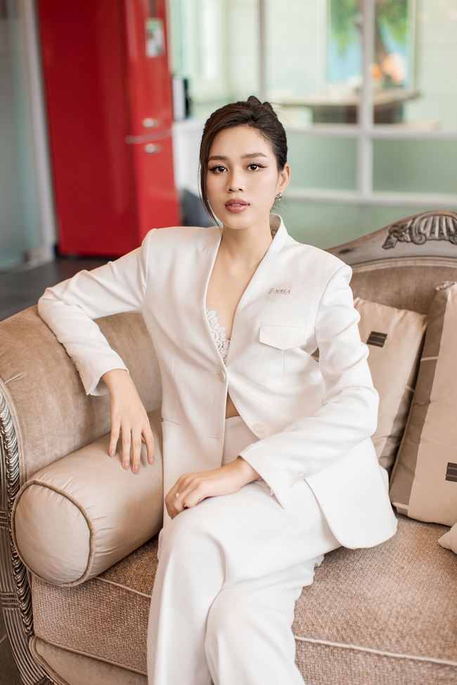 Hoa hậu Đỗ Hà trả lời phỏng vấn độc quyền báo Hàn - Ảnh 2.