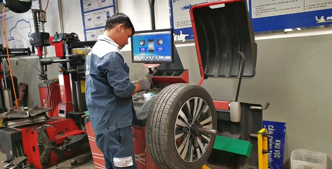 Lắp cảm biến áp suất lốp cho ô tô Honda Civic 2023 - Ảnh 4.