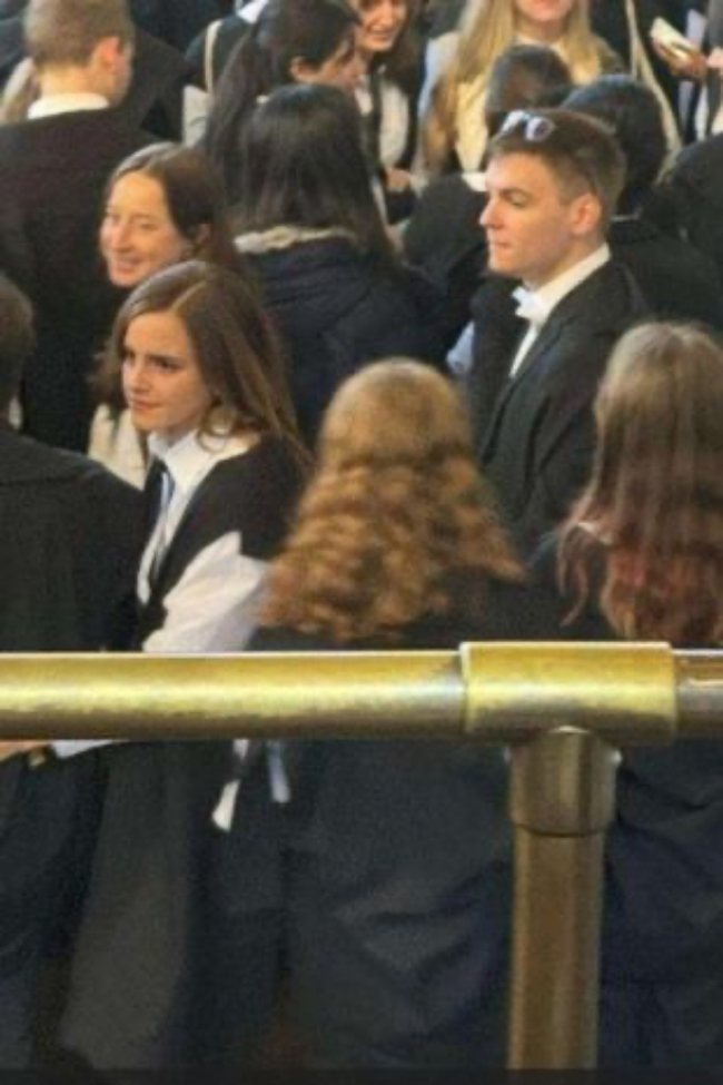 Minh tinh 'Harry Potter' Emma Watson đi học trở lại ở tuổi 33 - Ảnh 1.