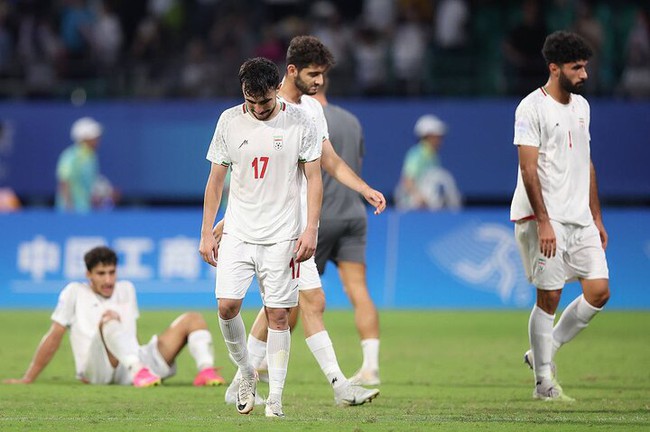 Iran bị loại ở 2 giải đấu lớn trong gần 20 ngày, HLV than vãn khi trong tay chỉ có 13 cầu thủ - Ảnh 2.