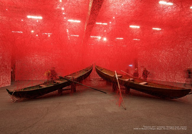 Mở cửa triển lãm sắp đặt &quot;Thủy triều cảm xúc&quot; của nghệ sĩ Chiharu Shiota tại Việt Nam - Ảnh 2.