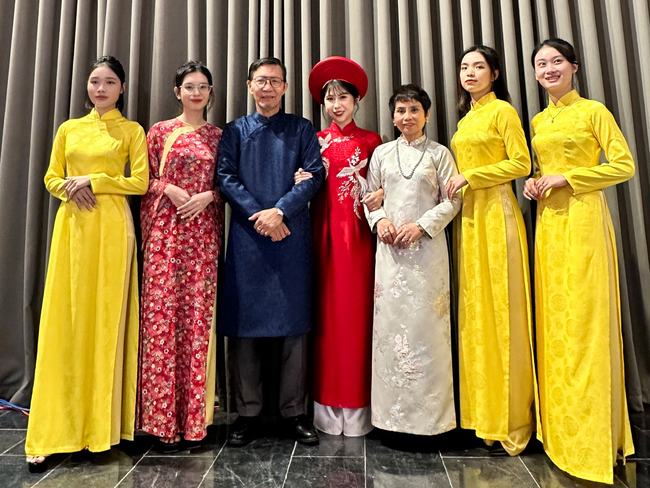 Tái hiện đám cưới trên sân khấu 'Câu chuyện tình yêu Việt - Nhật' - Ảnh 1.