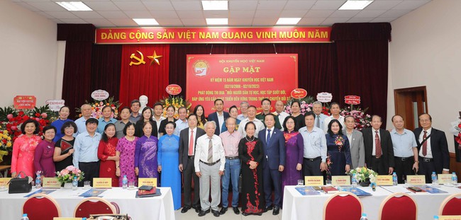 Ngày Khuyến học Việt Nam (2/10): Phát triển xã hội học tập trong kỷ nguyên số - Ảnh 1.
