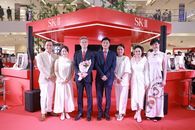 SK-II khai trương cửa hàng chính hãng đầu tiên tại Việt Nam  - Ảnh 1.