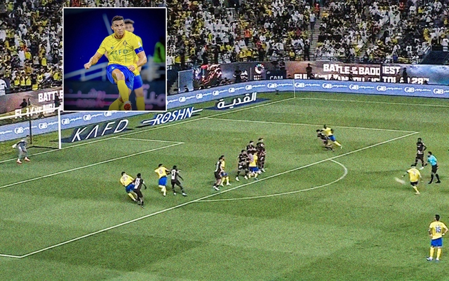 Ronaldo sút phạt đẹp mỹ miều khiến thủ môn lặng người chôn chân, vượt Haaland để xác lập cột mốc mới - Ảnh 3.