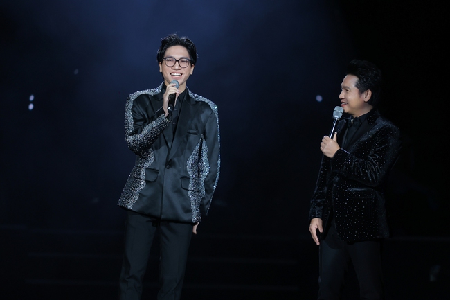 Trọng Tấn lần thứ hai 'khoe' giọng hát con trai trên cùng một sân khấu chuyên nghiệp - Ảnh 5.