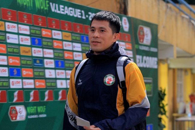 Đình Trọng cười đùa thoải mái với Văn Thanh, hẹn ngày trở lại V-League - Ảnh 2.