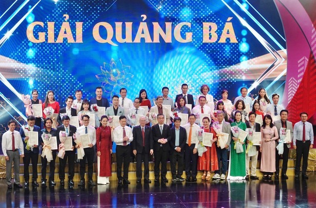 Thành phố Hồ Chí Minh trao 116 giải thưởng sáng tác, quảng bá về học và làm theo tấm gương Bác Hồ - Ảnh 3.
