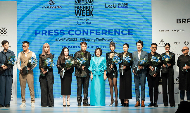 NTK trẻ Phạm Trần Thu Hằng lần đầu tiên tham dự Vietnam International Fashion Week 2023 - Ảnh 1.