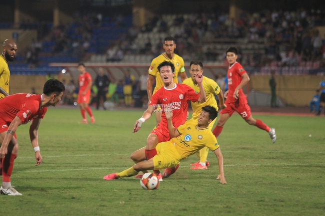 Tin nóng bóng đá Việt sáng 28/10: Filip Nguyễn cập nhật quá trình nhập tịch, HLV Viettel lạc quan về Hoàng Đức - Ảnh 4.