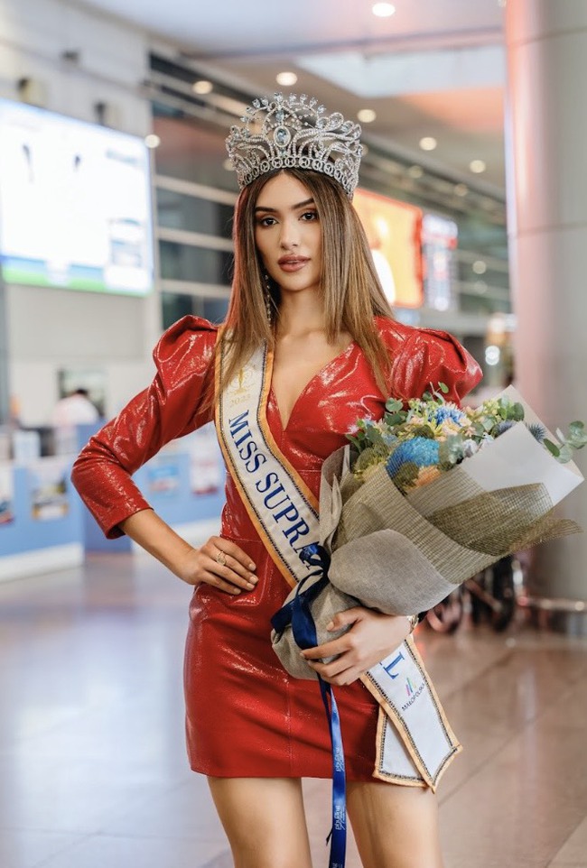 Miss Supranational 2023 Andrea Aguilera đến Việt Nam, gặp gỡ diễn viên Trương Ngọc Ánh - Ảnh 4.