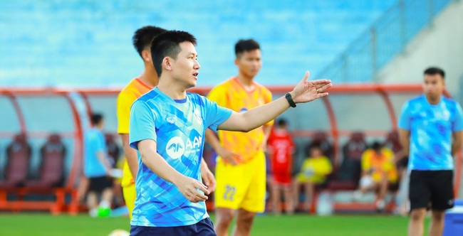 Tin nóng bóng đá Việt sáng 28/10: Filip Nguyễn cập nhật quá trình nhập tịch, HLV Viettel lạc quan về Hoàng Đức - Ảnh 6.