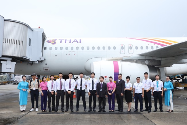 Chuyến bay đầu tiên của Thai Airways trở lại Nội Bài sau 3 năm gián đoạn - Ảnh 3.
