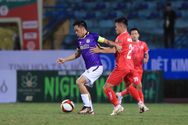 4 trận thua 17 bàn, hàng thủ là nỗi ám ảnh của Hà Nội FC - Ảnh 2.