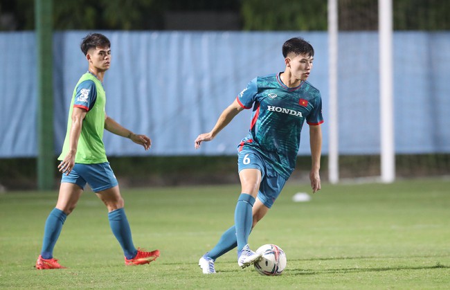 Trung vệ Thanh Bình: ‘Đội tuyển Việt Nam đang có nhiều cầu thủ tốt, nhất là các em trẻ’ - Ảnh 2.
