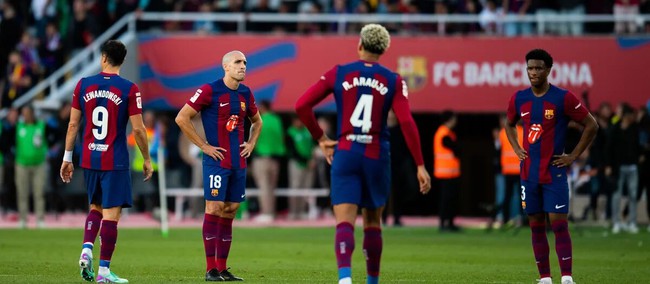 Vấn đề của Barca: Cú giật ngược của hàng phòng ngự - Ảnh 1.