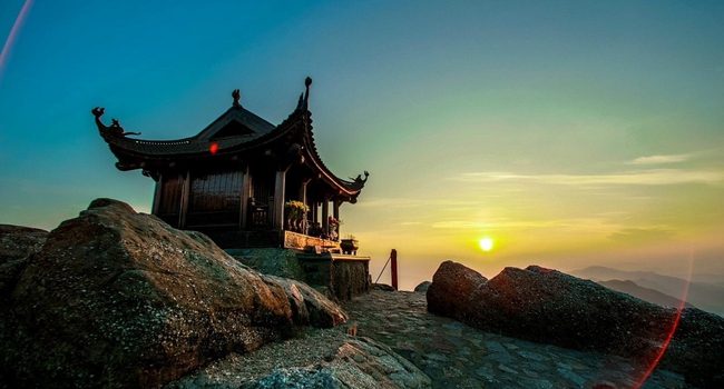 Để Di tích lịch sử và danh thắng Yên Tử, Quảng Ninh trở thành điểm du lịch quốc gia hàng đầu về tâm linh - Ảnh 1.