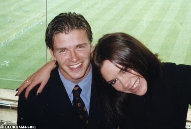 Mẹ David Beckham giờ mới tiết lộ bà buộc phải can thiệp khi con trai bắt đầu hẹn hò Victoria - Ảnh 2.
