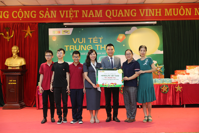 Herbalife Việt Nam tổ chức chương trình đón Tết Trung Thu cho các em nhỏ tại bảy Trung Tâm Casa Herbalife - Ảnh 1.