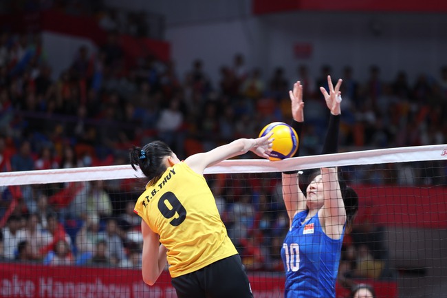 Kết quả bóng chuyền nữ Việt Nam vs Trung Quốc: Nữ Việt Nam rút ra nhiều bài học cho trận bán kết - Ảnh 3.