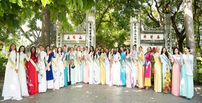 Dàn hoa hậu Miss Grand International mê đắm áo dài Việt - Ảnh 1.