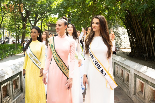 Dàn hoa hậu Miss Grand International mê đắm áo dài Việt - Ảnh 3.