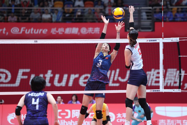 TRỰC TIẾP bóng chuyền nữ Việt Nam vs Nhật Bản hôm nay: Nhật Bản thắng nghẹt thở set 1 - Ảnh 3.
