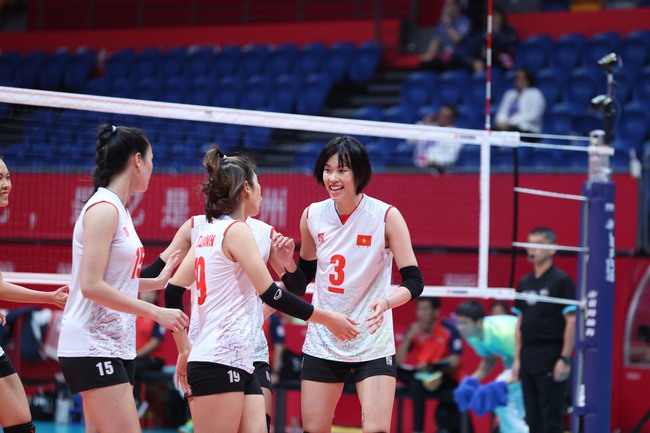 Thanh Thúy ghi 20 điểm trước Thái Lan trong trận tranh HCĐ bóng chuyền nữ ASIAD 2023. Ảnh: Hoàng Linh