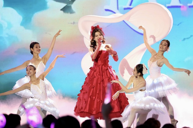 Vietnam Idol 2023: Mỹ Tâm tặng hit cho Lâm Phúc, ban giám khảo cứu thí sinh - Ảnh 7.