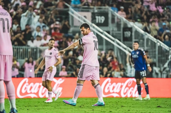 Messi tái xuất trong ngày Inter Miami hết cửa cạnh tranh tại MLS - Ảnh 2.