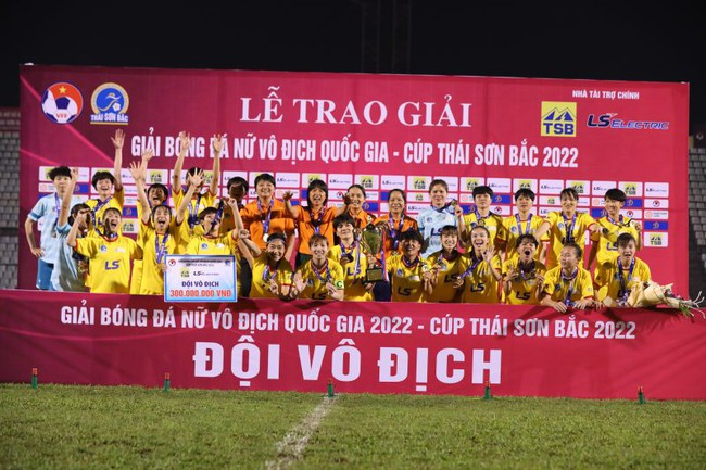 Tin nóng bóng đá Việt tối 10/11: HLV Troussier nói mục tiêu với ĐT Việt Nam, giải VĐQG nữ tăng mức thưởng - Ảnh 3.