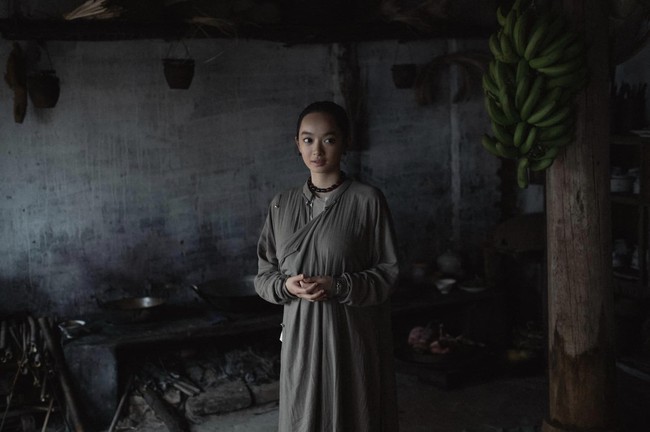 Rũ bỏ hình tượng cô gái nhí nhảnh, ngây thơ, Kaity Nguyễn 'lột xác' trong phim mới - Ảnh 2.
