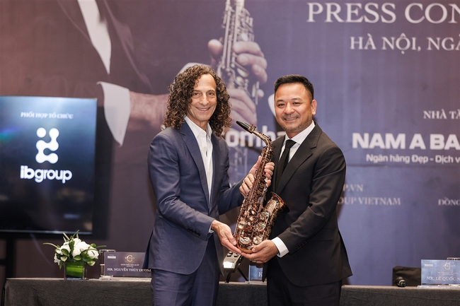 Nghệ sĩ saxophone Kenny G: 'Tôi đã trình diễn từ trái tim' - Ảnh 3.