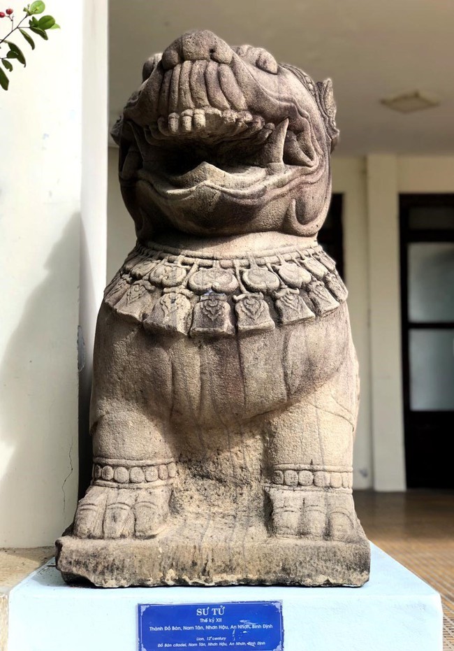 Bình Định đề nghị công nhận hai tượng sư tử đá thành Đồ Bàn là bảo vật quốc gia - Ảnh 2.