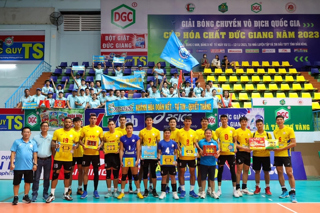 Sanest Khánh Hòa chinh phục vòng chung kết Giải Bóng chuyền Vô địch Quốc gia 2023 - Ảnh 1.