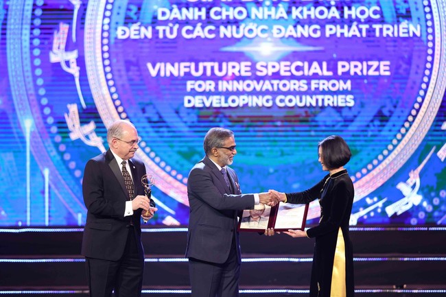 Chủ nhân giải Đặc biệt VinFuture 2022: Sáng kiến không có tác động thì không có giá trị thực tế - Ảnh 1.