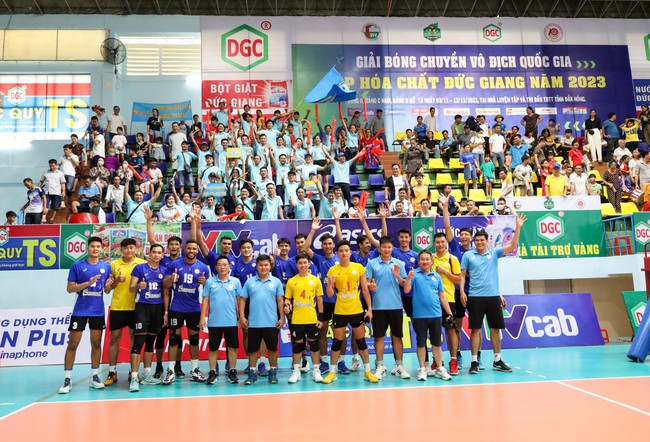 Sanest Khánh Hòa chinh phục vòng chung kết Giải Bóng chuyền Vô địch Quốc gia 2023 - Ảnh 2.