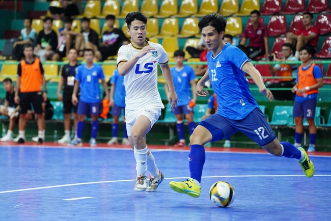 Cựu HLV tuyển Việt Nam gây sốc ở giải futsal Cúp Quốc gia 2023 - Ảnh 1.
