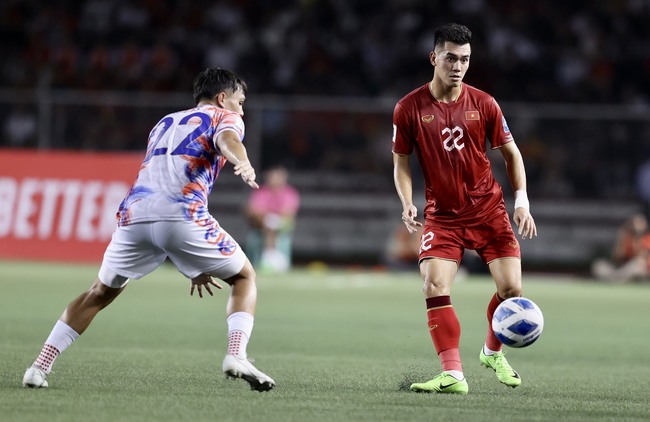 Tuyển Việt Nam (áo đỏ) đánh bại Philippines 2-0 trong trận ra quân ở vòng loại thứ 2 World Cup 2026. Ảnh: Hoàng Linh