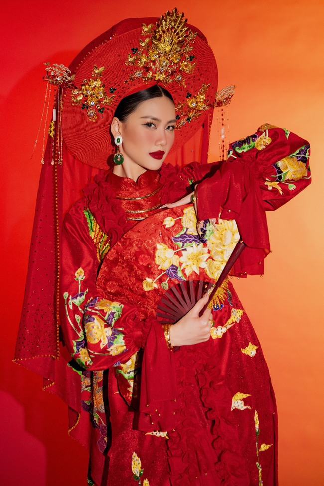 Bùi Quỳnh Hoa mang trang phục Hầu đồng lên sàn diễn Miss Universe 2023 - Ảnh 3.