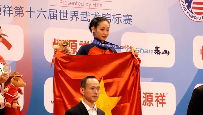 'Hot girl' Wushu vừa giành HCV giải thế giới gây bão mạng xã hội vì góc nghiêng thần thánh - Ảnh 2.