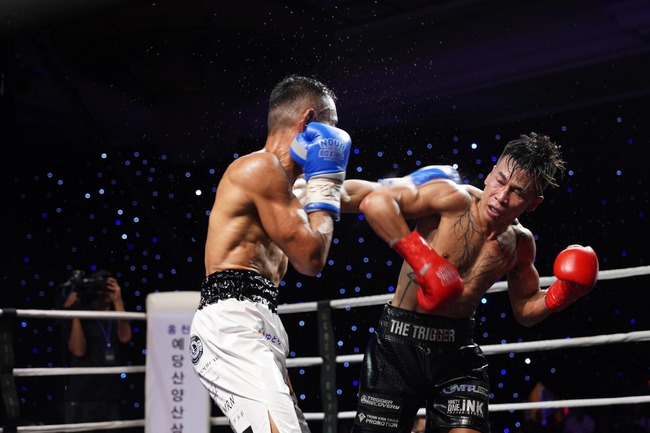 Võ sỹ Việt Nam tung cú móc khiến đối thủ Mexico choáng váng, thắng điểm nghẹt thở giành quyền tranh đai boxing tại Hàn Quốc - Ảnh 2.