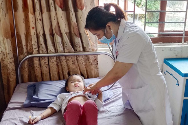 Vụ ba trẻ nhập viện tại Lạng Sơn: Thức ăn bị nhiễm vi sinh vật Coliform và E.coli - Ảnh 1.