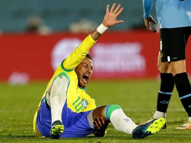 World Cup 2022 gây chấn thương nghiêm trọng cho các cầu thủ - Ảnh 1.