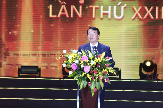 Phó Thủ tướng Trần Hồng Hà đánh cồng khai mạc Liên hoan phim Việt Nam lần thứ XXIII - Ảnh 6.