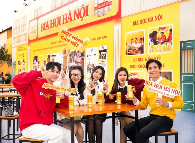 Giới trẻ Thủ đô nô nức tham dự sự kiện văn hóa ẩm thực Lễ hội Bia Hà Nội 2023 - Ảnh 2.