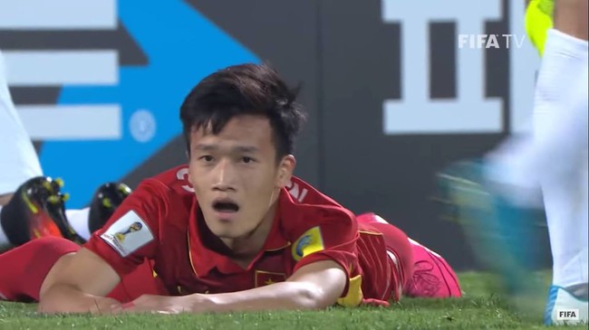Hoàng Đức có pha bỏ lỡ không tưởng ở World Cup 2017, khiến triệu fan Việt Nam vỡ mộng - Ảnh 2.