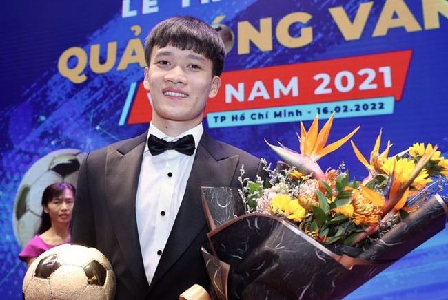 Hoàng Đức có pha bỏ lỡ không tưởng ở World Cup 2017, khiến triệu fan Việt Nam vỡ mộng - Ảnh 3.